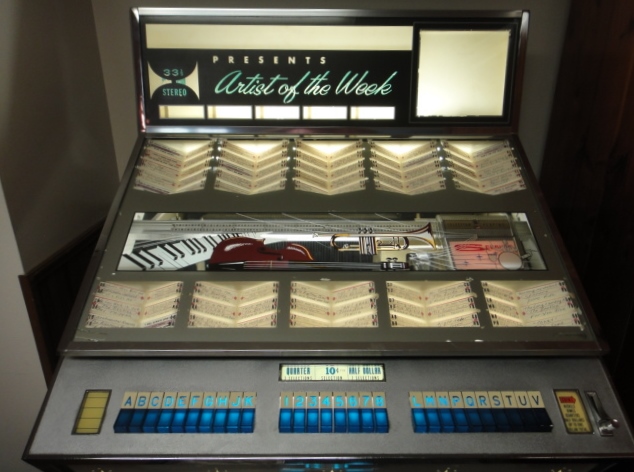 1961 Seeburg Jukebox and 45s