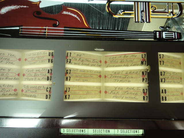 1961 Seeburg Jukebox and 45s