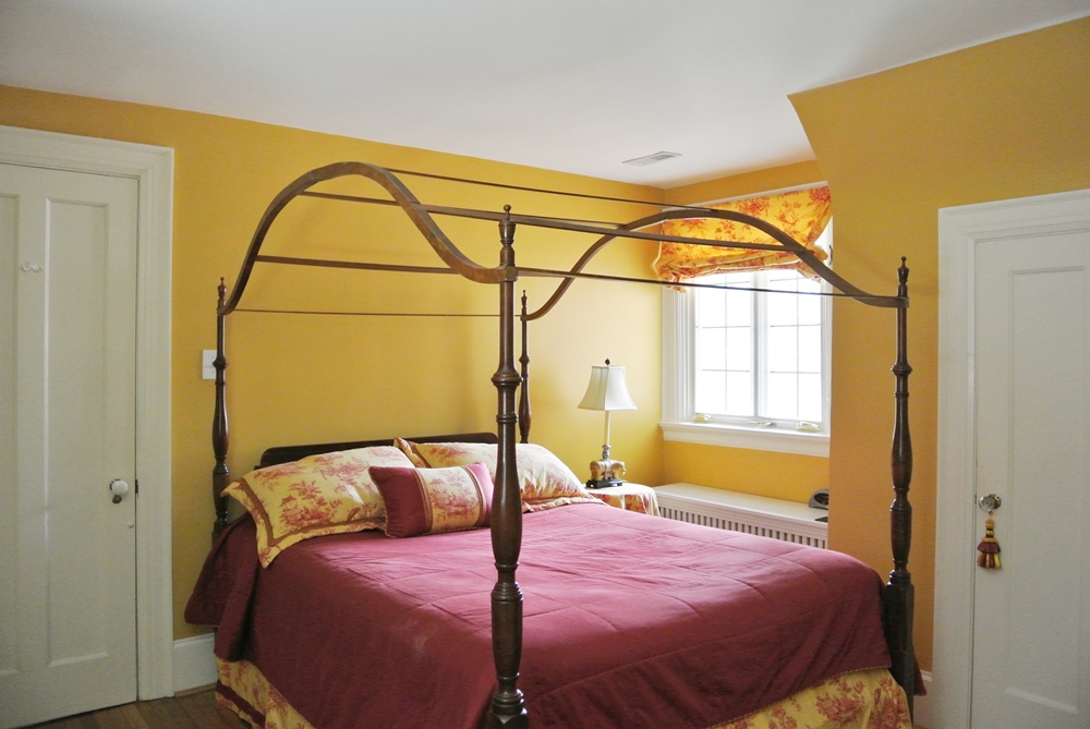 Stickley Solid Cherry Queen Size Canopy Bed with Bedding