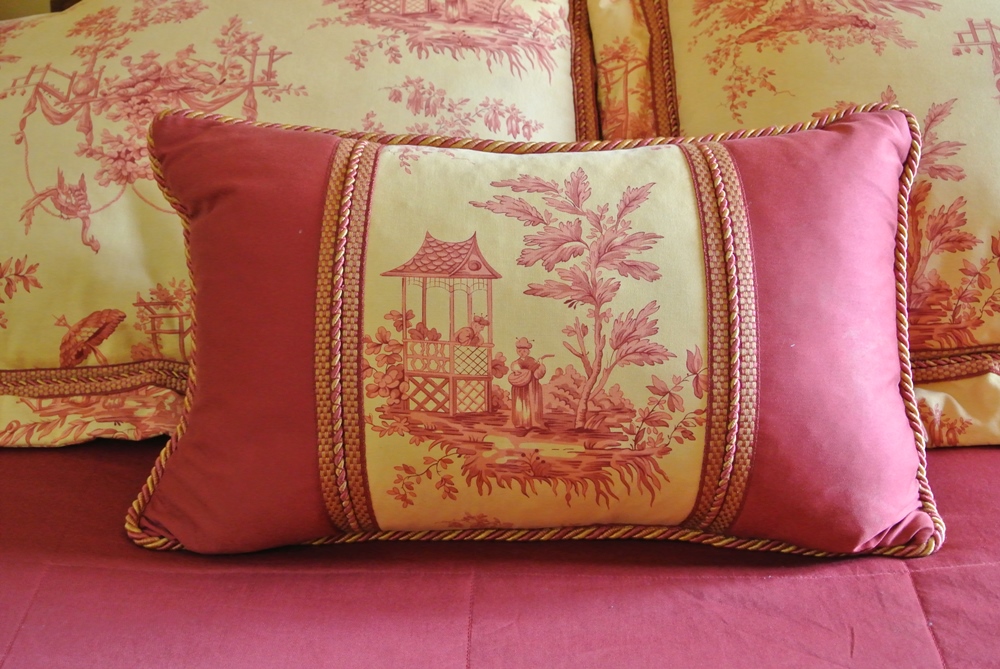 Stickley Solid Cherry Queen Size Canopy Bed with Bedding