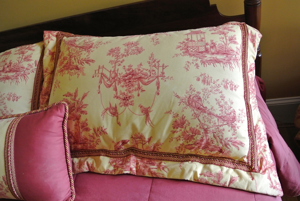 Stickley Solid Cherry Queen Size Canopy Bed with Bedding