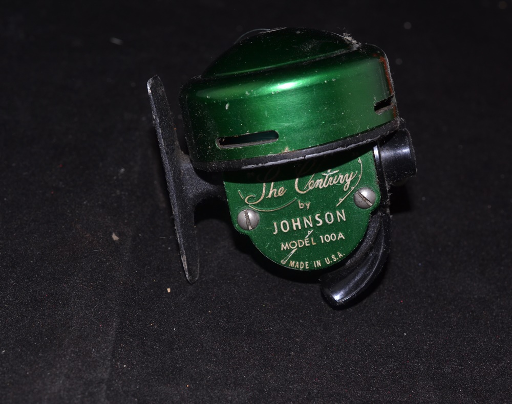 Box of Vintage Fishing Reels