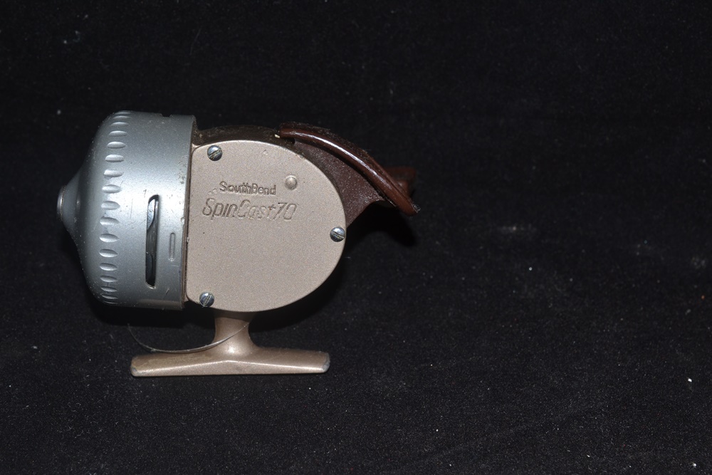 Box of Vintage Fishing Reels