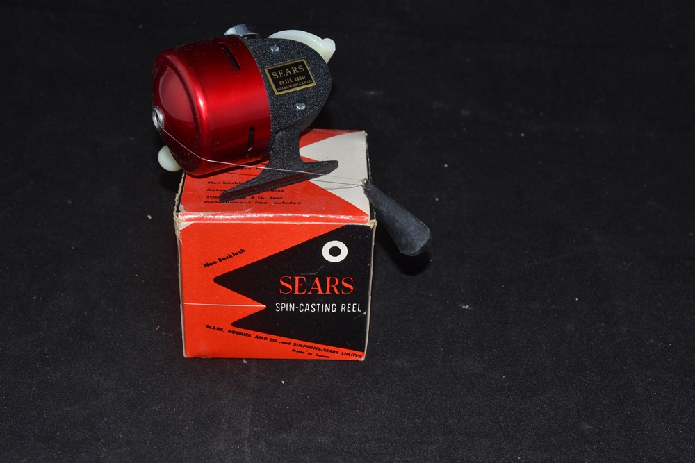 Box of Vintage Fishing Reels