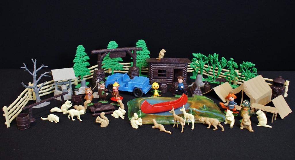 Vintage Marx 1960s Yogi Bear Jellystone Park Playset