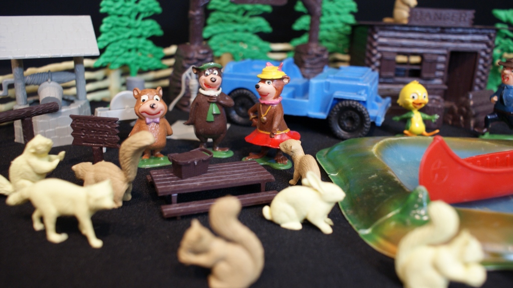 Vintage Marx 1960s Yogi Bear Jellystone Park Playset