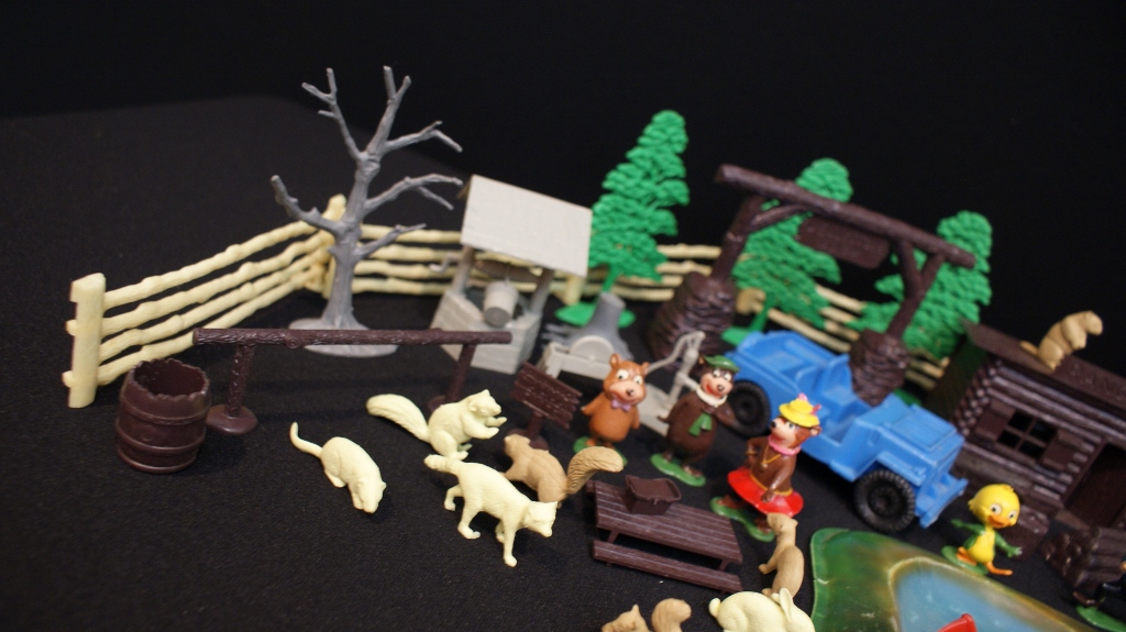 Vintage Marx 1960s Yogi Bear Jellystone Park Playset