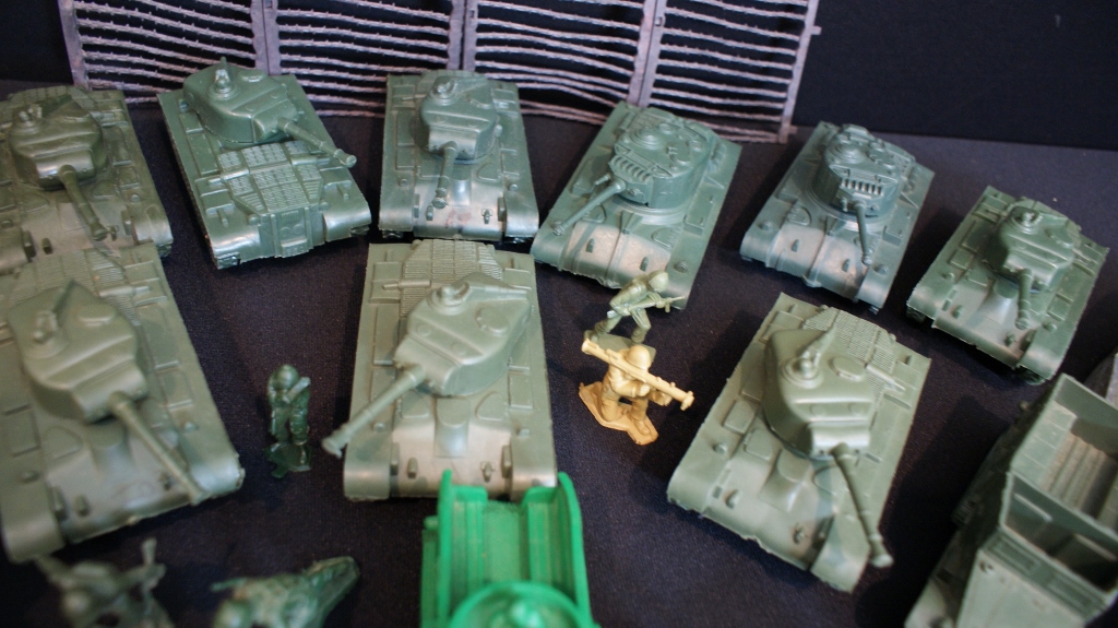 Vintage 1960s Army Toys