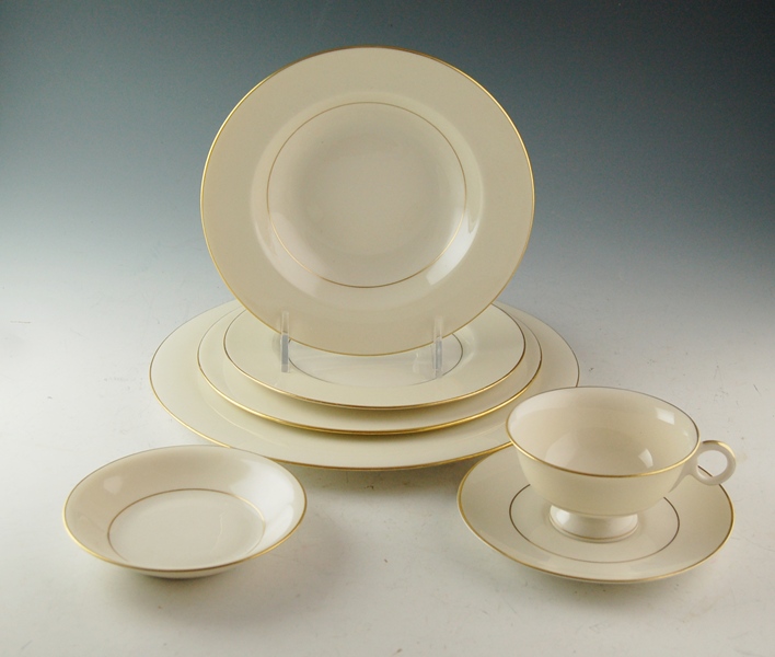 Theodore Haviland 'Gramercy' China Set and Serveware