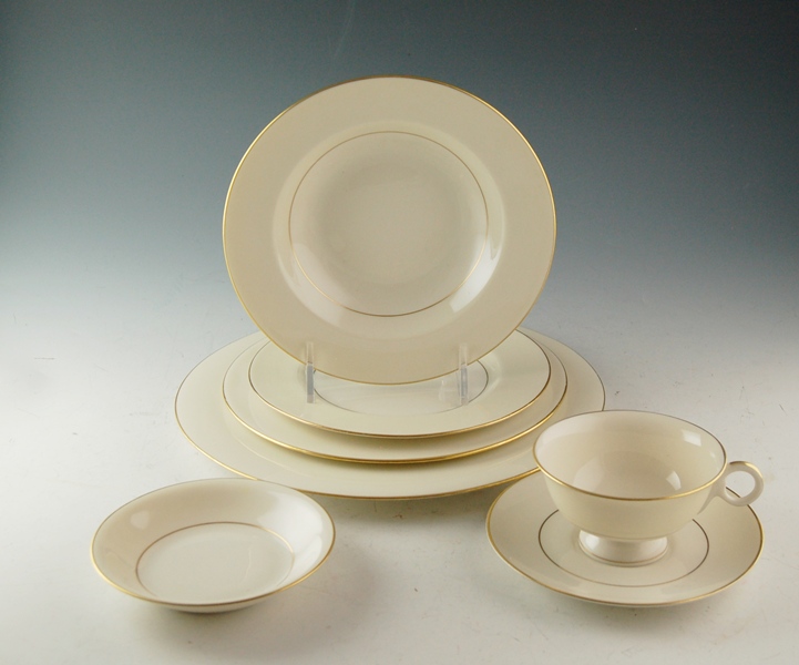 Theodore Haviland 'Gramercy' China Set and Serveware