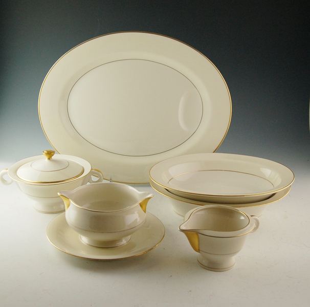 Theodore Haviland 'Gramercy' China Set and Serveware
