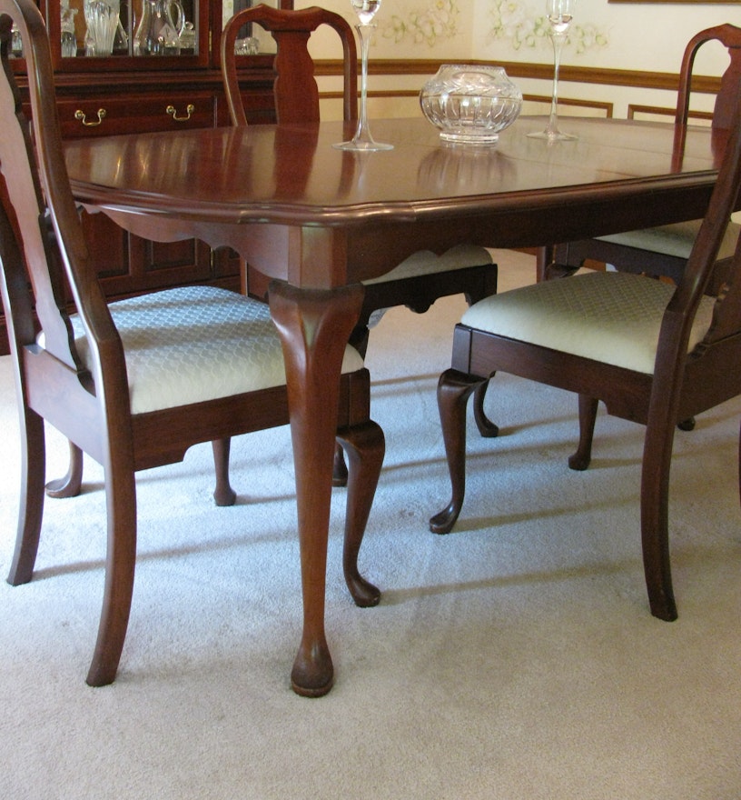 Pennsylvania House Cherry Queen Anne Dining Room Table and Chairs
