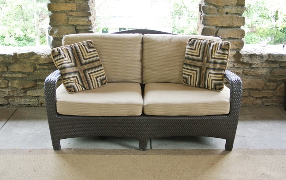 Brown Jordan Patio Love Seat