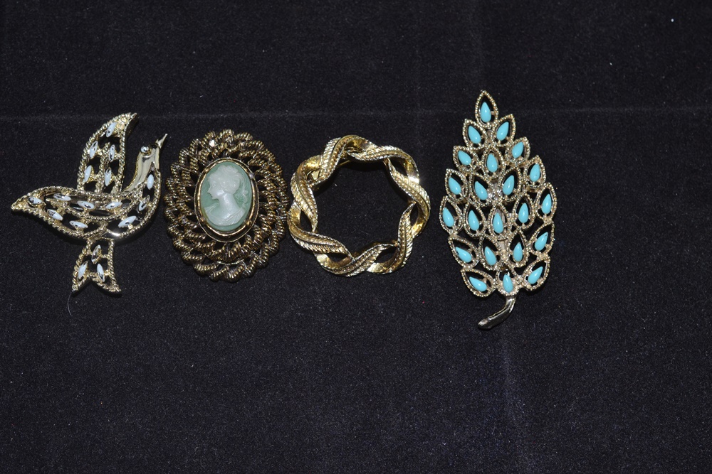Four Marked Vintage Brooches By Gerrys