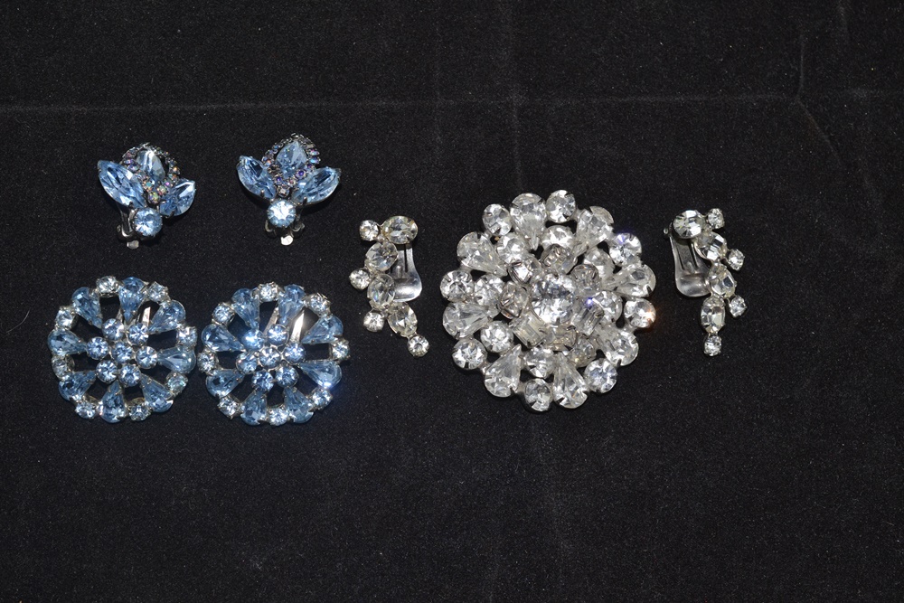 Vintage Weiss Brooch & Three Pairs Of Earrings