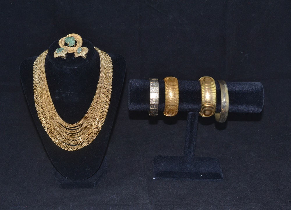 Vintage Gold Toned Jewelry Lot