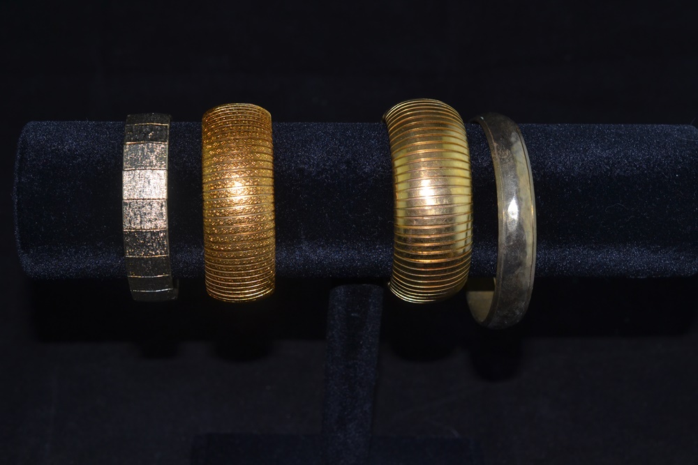 Vintage Gold Toned Jewelry Lot