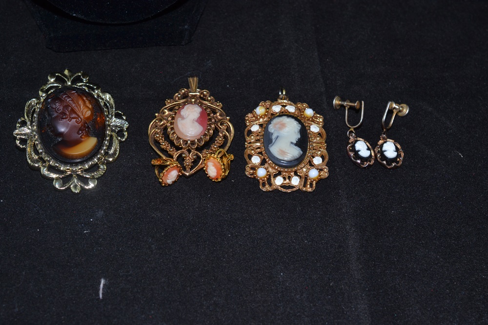 Vintage Lot of Cameo And Gold Toned Jewelry
