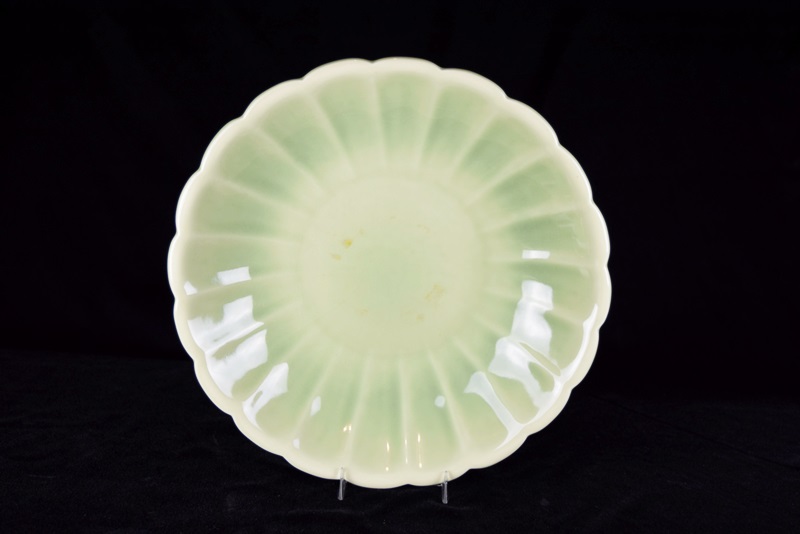 A Fluted Rookwood Charger, Mold #2613 C, Dated 1946