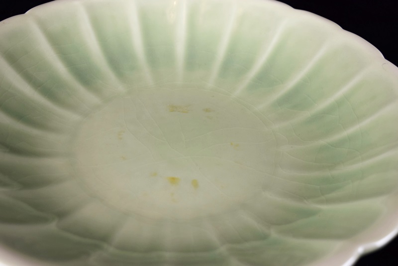 A Fluted Rookwood Charger, Mold #2613 C, Dated 1946