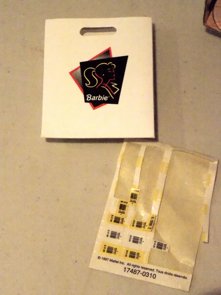 1997 Cool Shoppin' Barbie Set with Barbie Doll