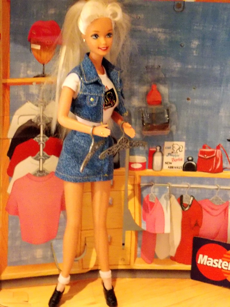 1997 Cool Shoppin' Barbie Set with Barbie Doll
