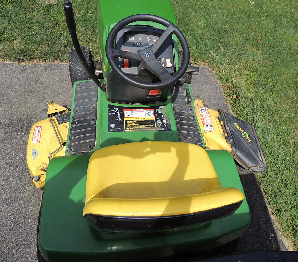 John Deere LX188 Lawn Tractor 48" Deck Riding Mower