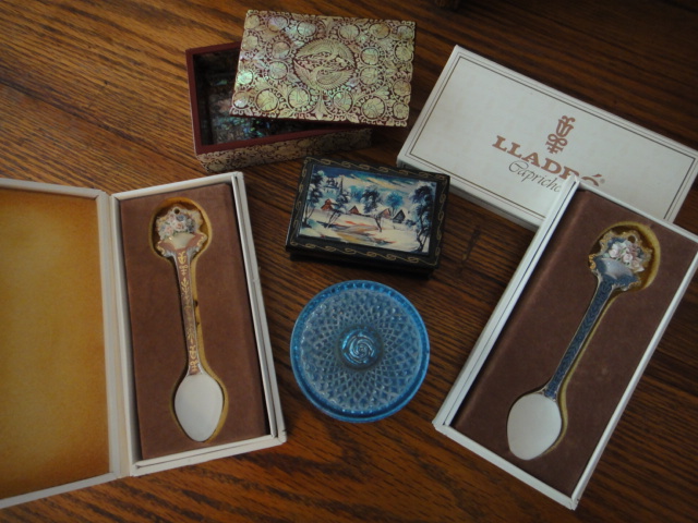 Decorative and Collectibles Group