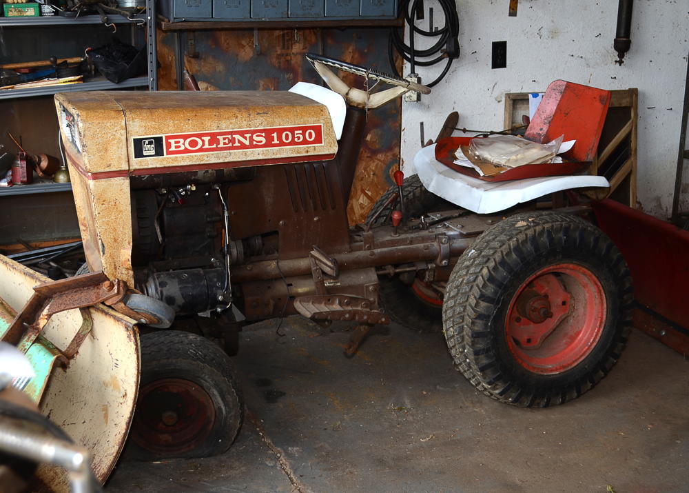Bolens 1050 Tractor 