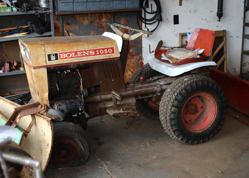 Bolens 1050 Tractor 
