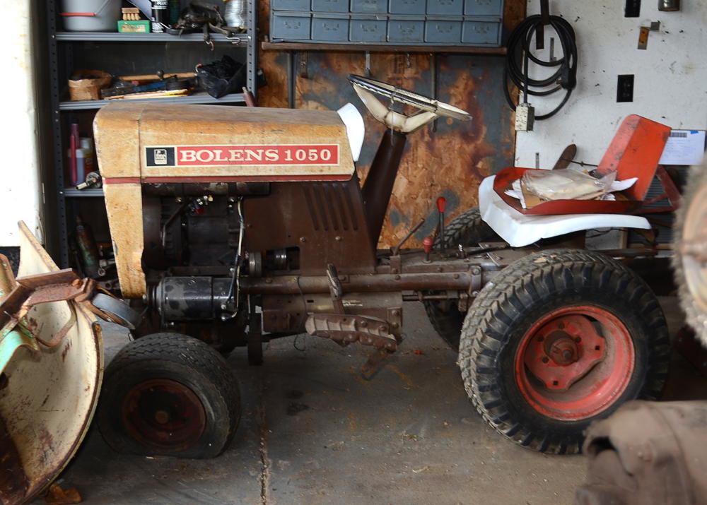 Bolens 1050 Tractor 