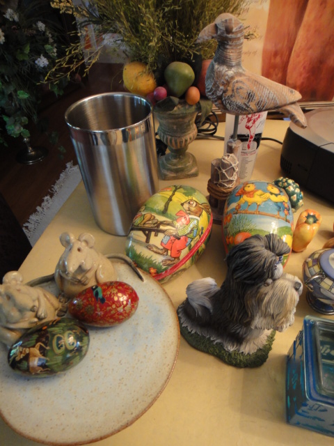 Group of Decorative Pieces