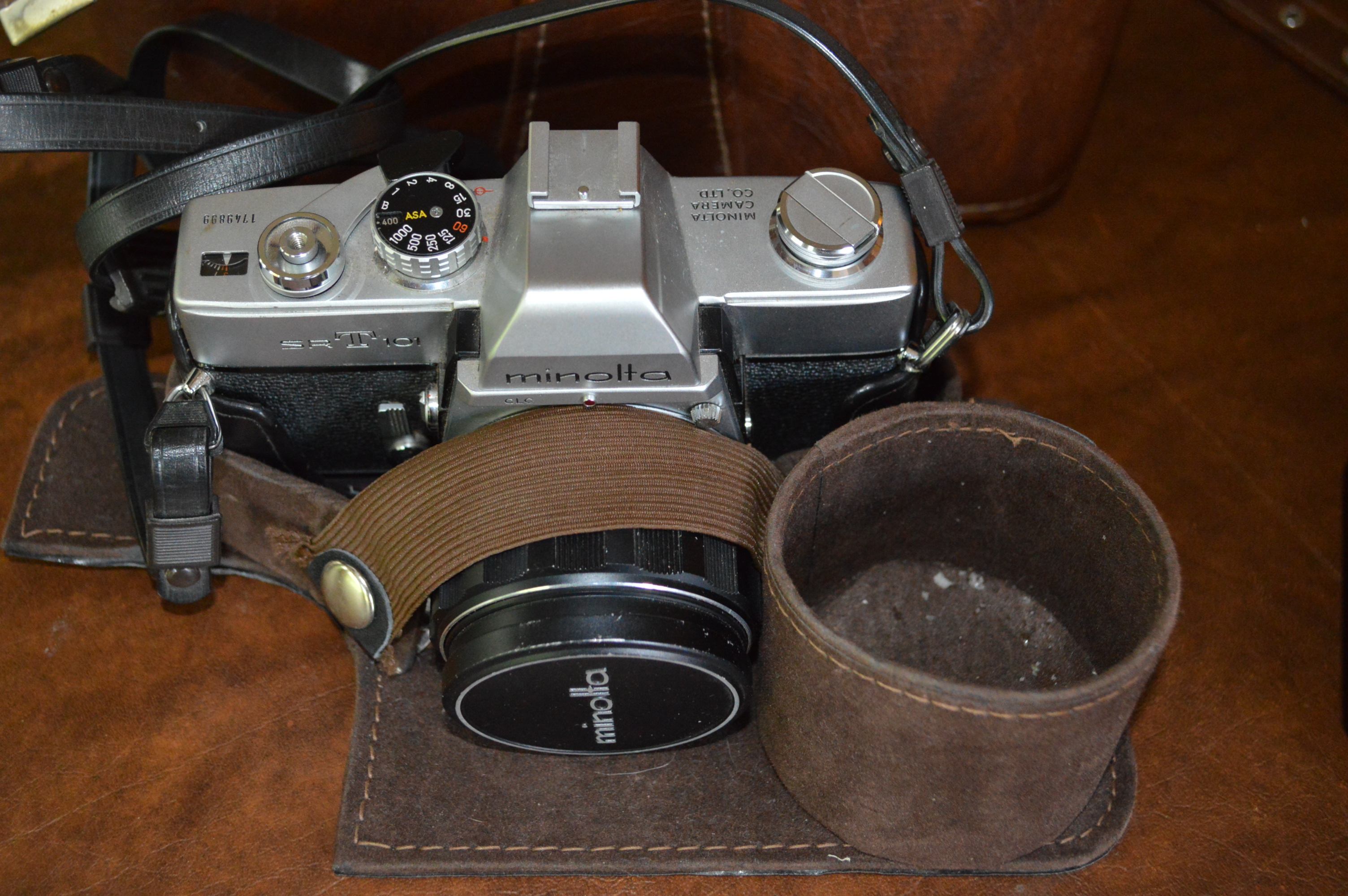 Minolta 1968 Camera with Owner's Manuals and Original Case
