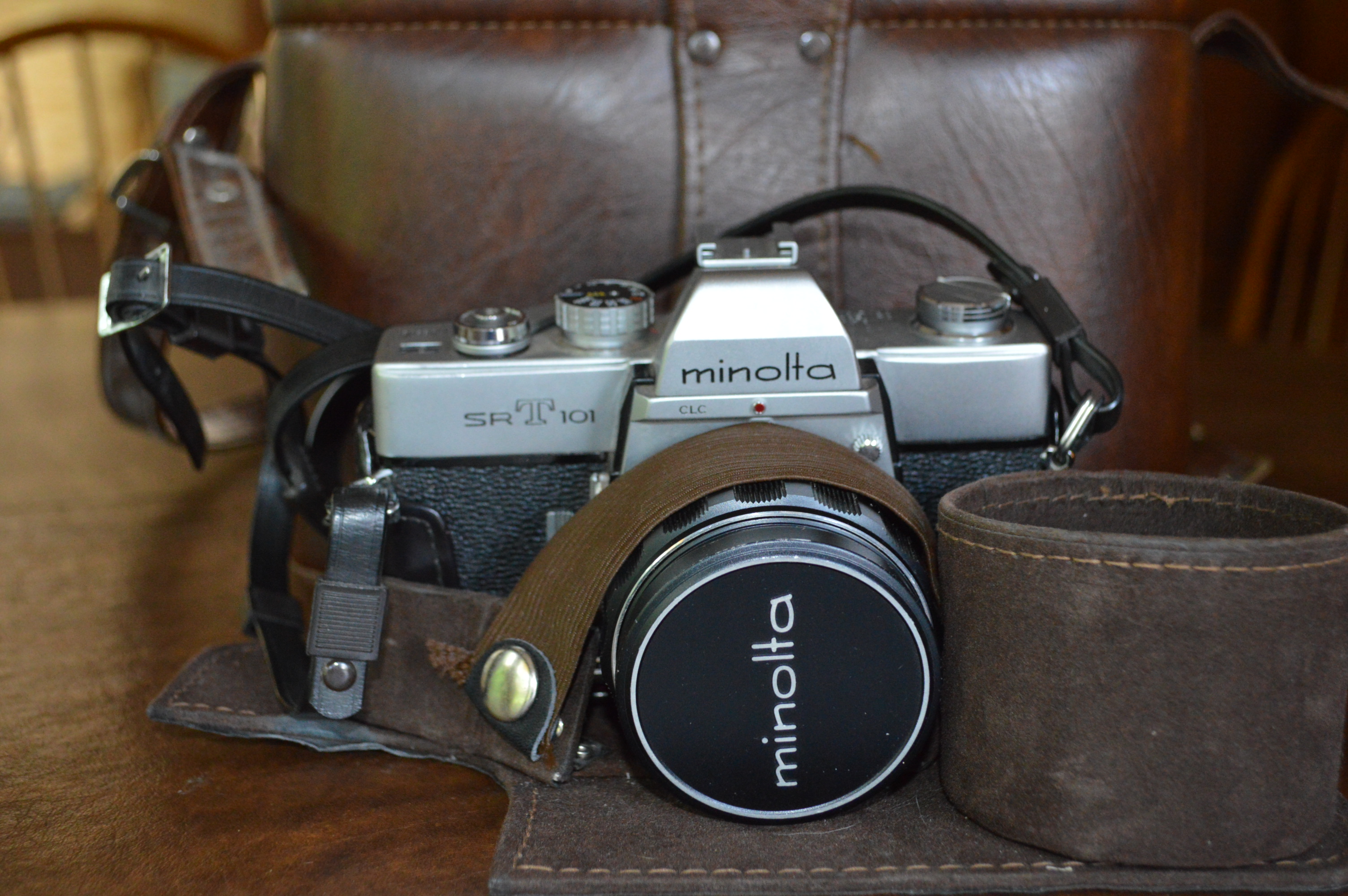 Minolta 1968 Camera with Owner's Manuals and Original Case