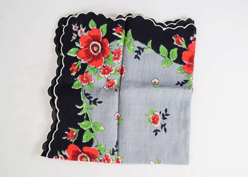 Dozens of Beautiful Women's Vintage Handkerchiefs, Many in Linen