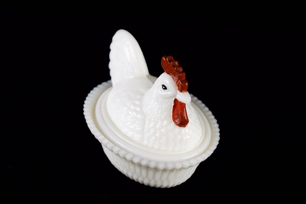 Three Vintage Milk Glass Hen on Nest Dishes in Graduated Sizes