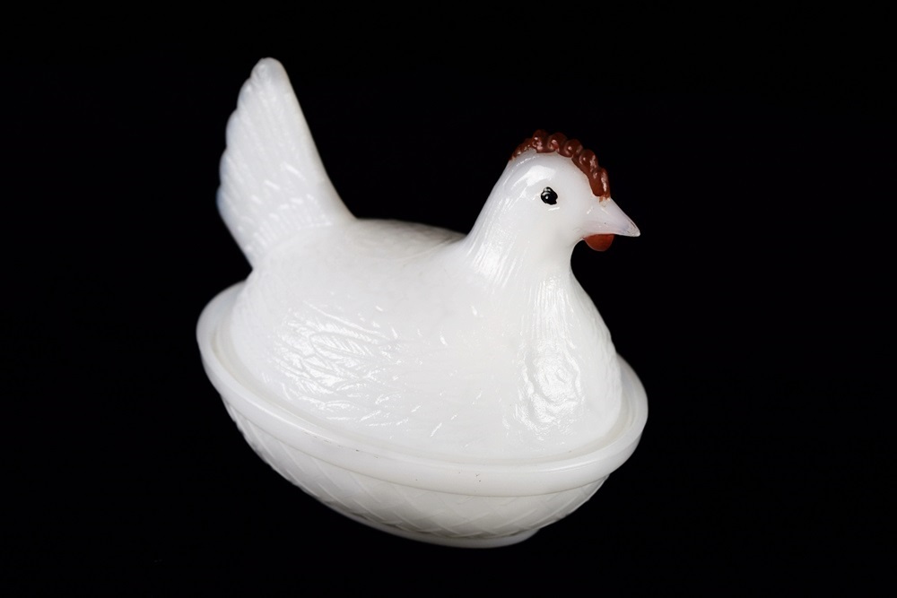 Three Vintage Milk Glass Hen on Nest Dishes in Graduated Sizes
