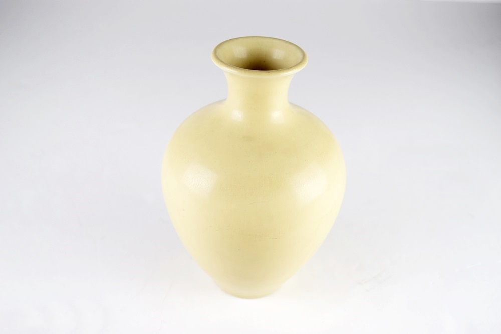 Simple and Elegant Rookwood Vase in Ivory Semi-Matte Glaze, 1935