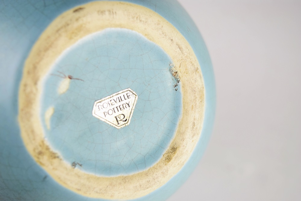 A Vintage 1930s Weller "Daisey" Bowl with Foil Sticker 