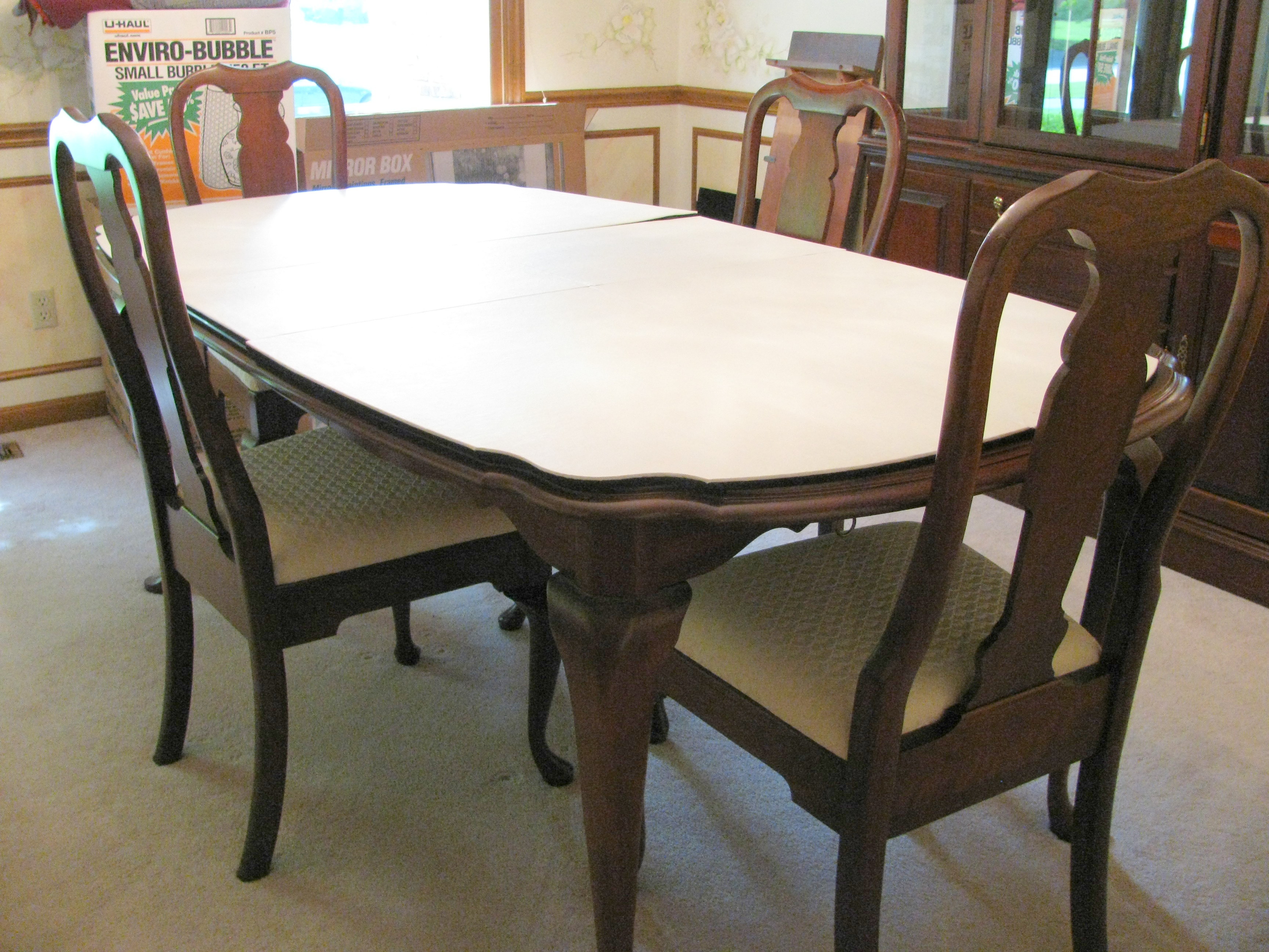 Pennsylvania House Cherry Queen Anne Dining Room Table and Chairs