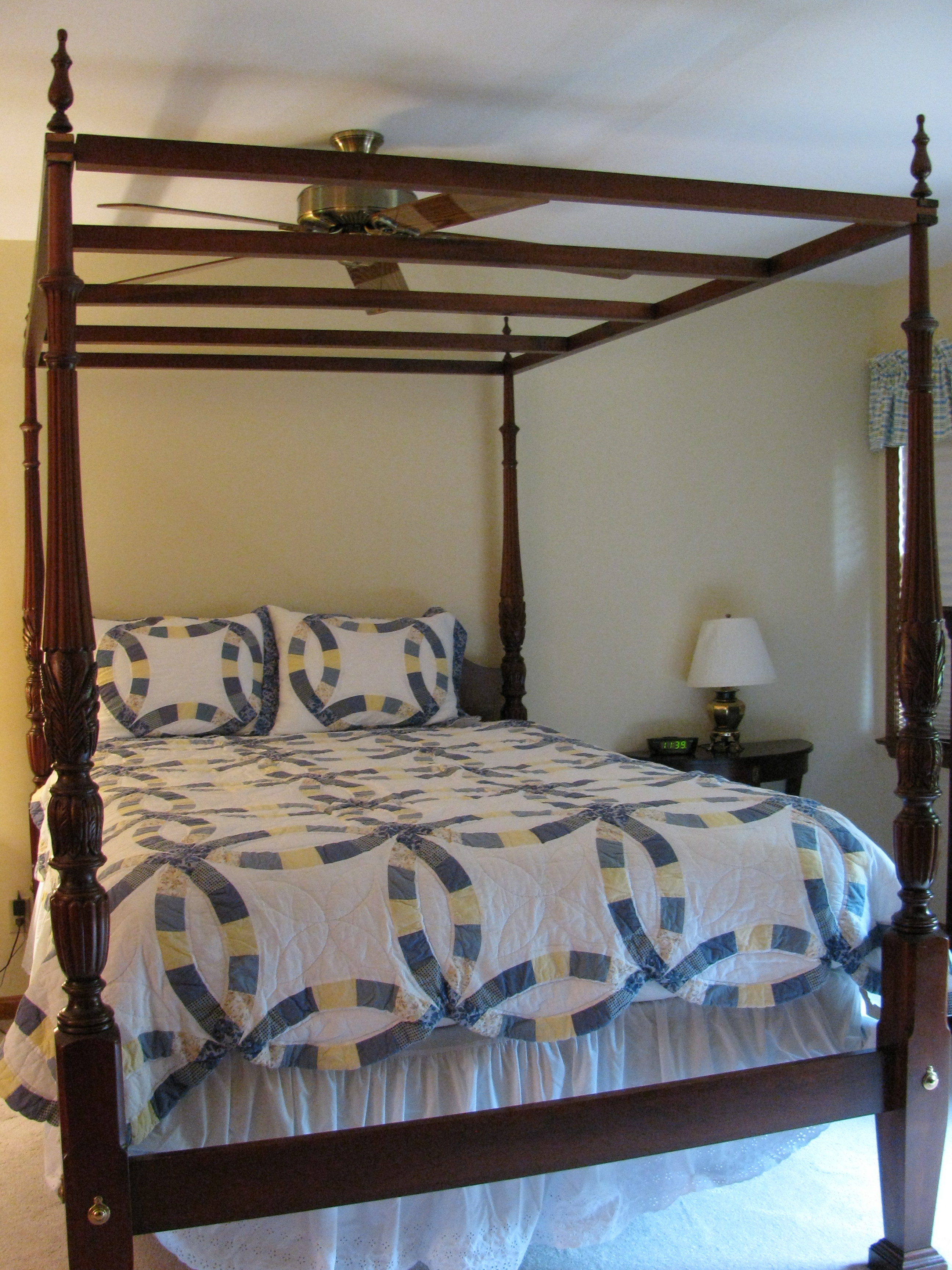 Pennsylvania House Chippendale Style Four Post Canopy Queen Bed