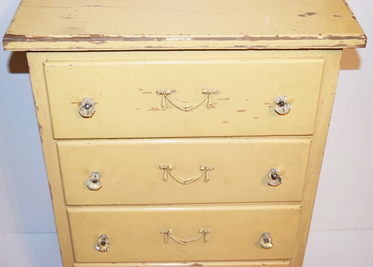 A Delightful Vintage Lingerie Chest of Drawers with Glass Knobs