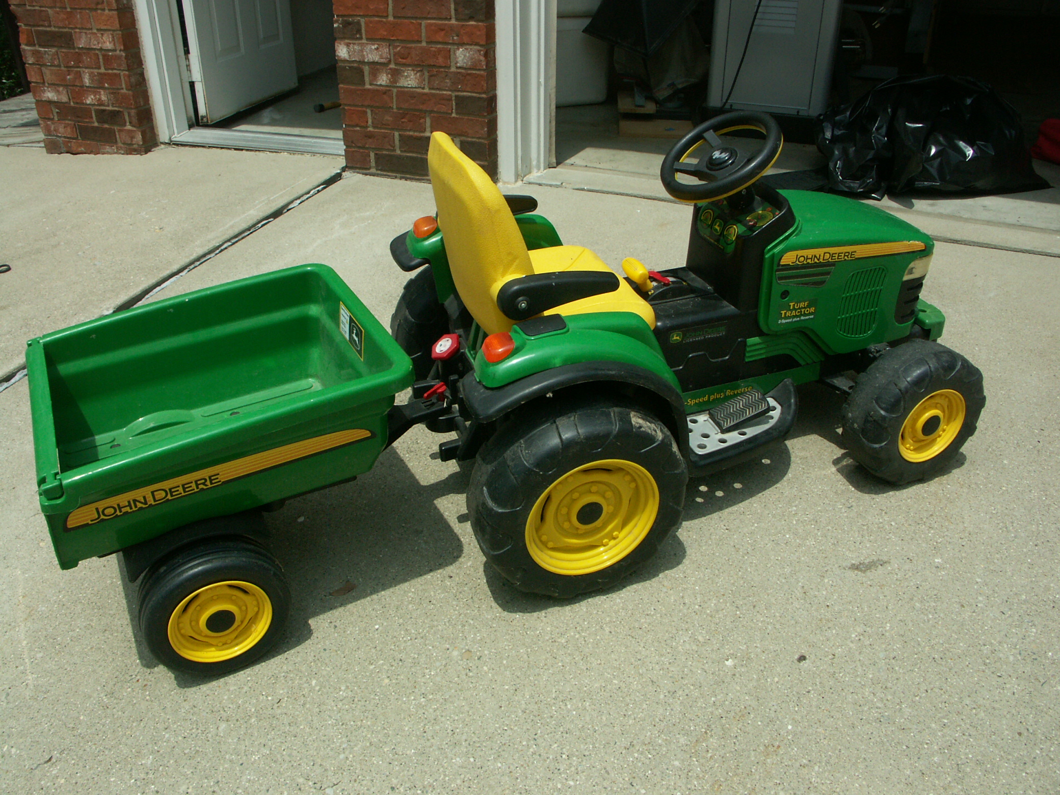 Peg Perego John Deere Tractor with Cargo Box