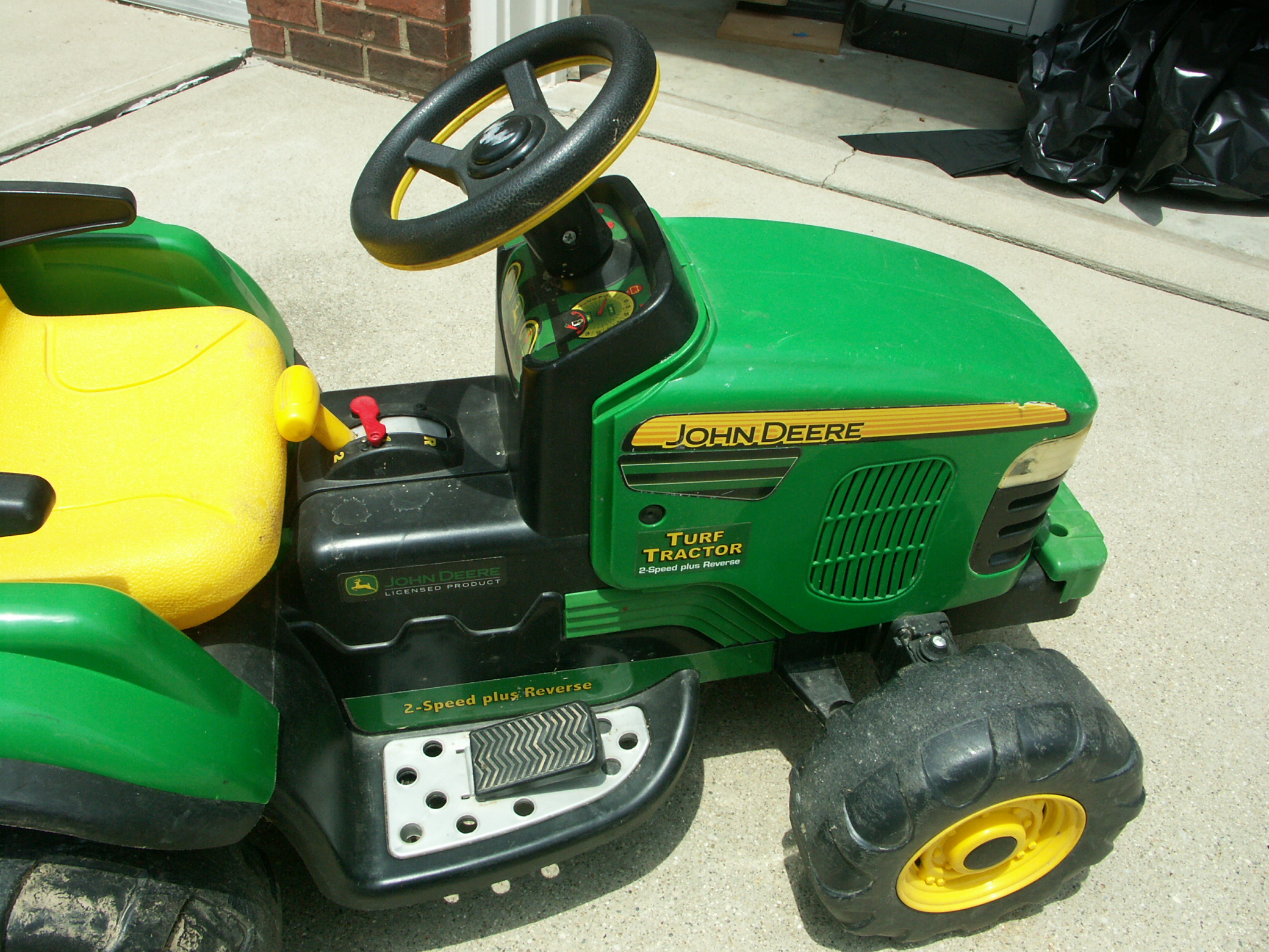 Peg Perego John Deere Tractor with Cargo Box
