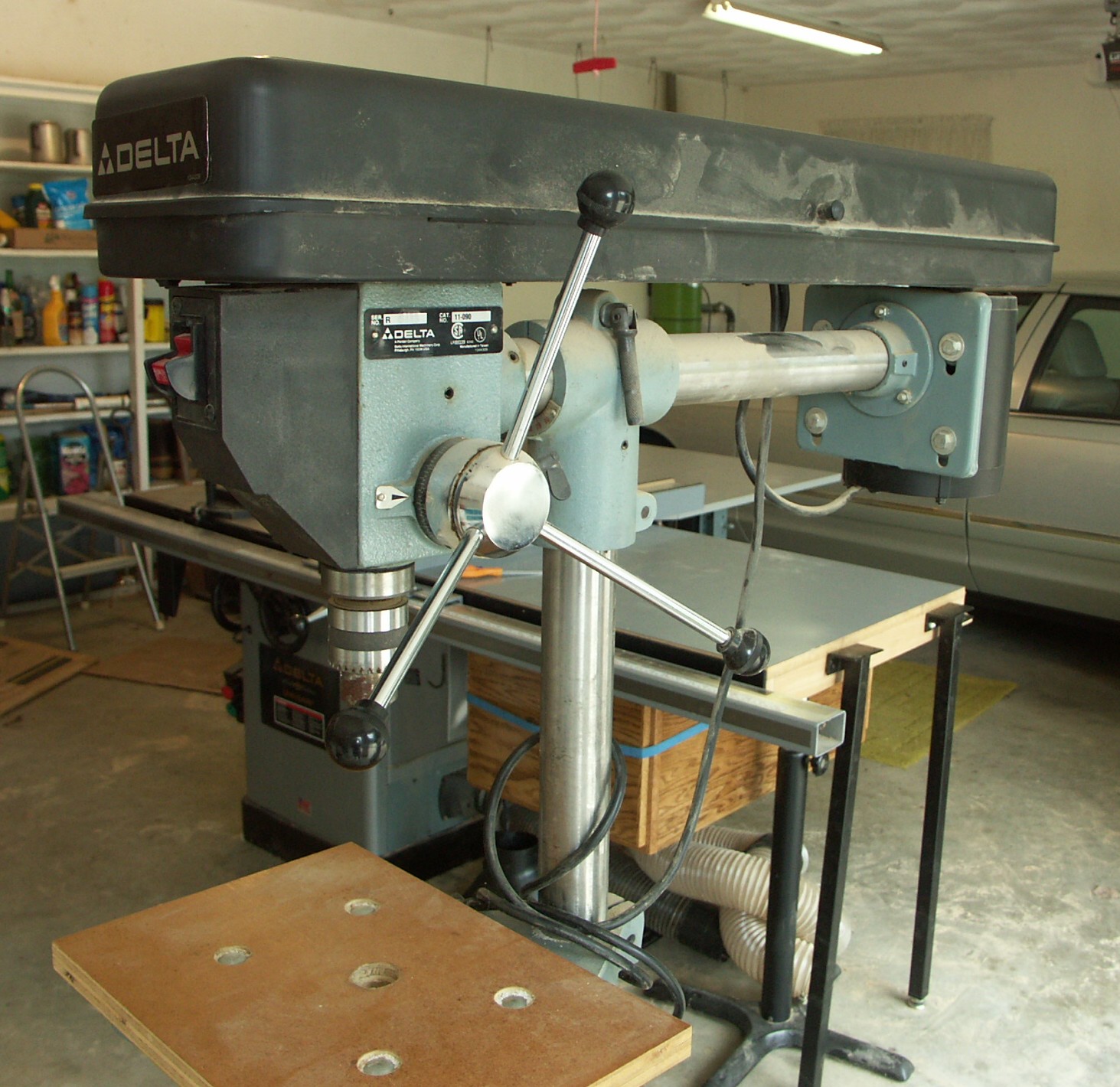 Delta Radial Drill Press 11-090 with Base