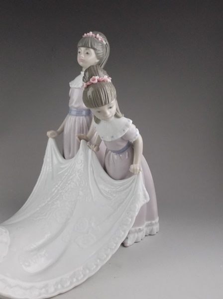 Lladro Here Comes the Bride Figurine