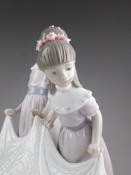 Lladro Here Comes the Bride Figurine
