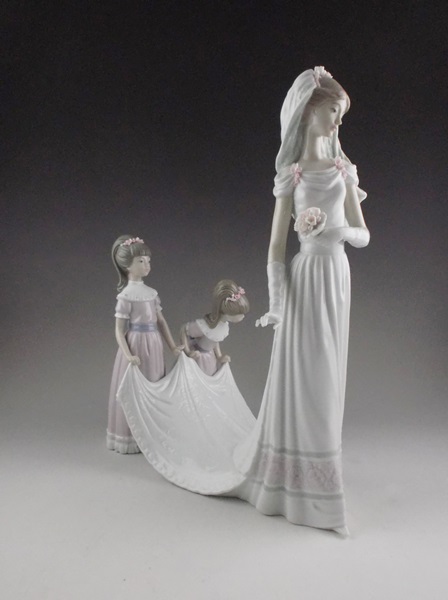 Lladro Here Comes the Bride Figurine