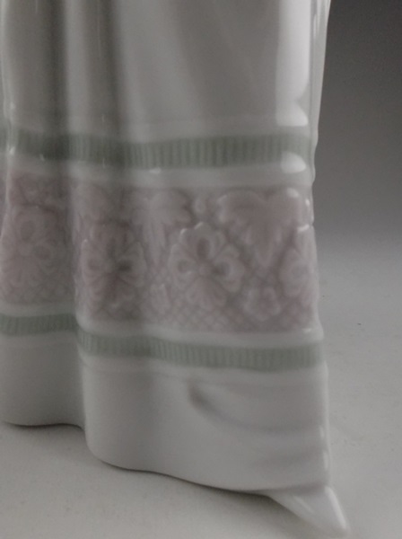 Lladro Here Comes the Bride Figurine