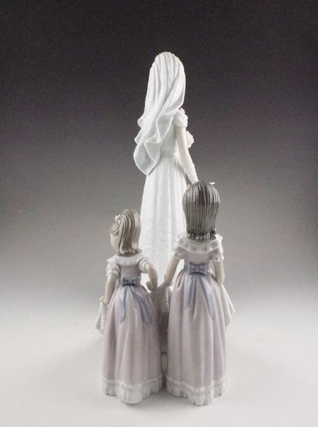 Lladro Here Comes the Bride Figurine